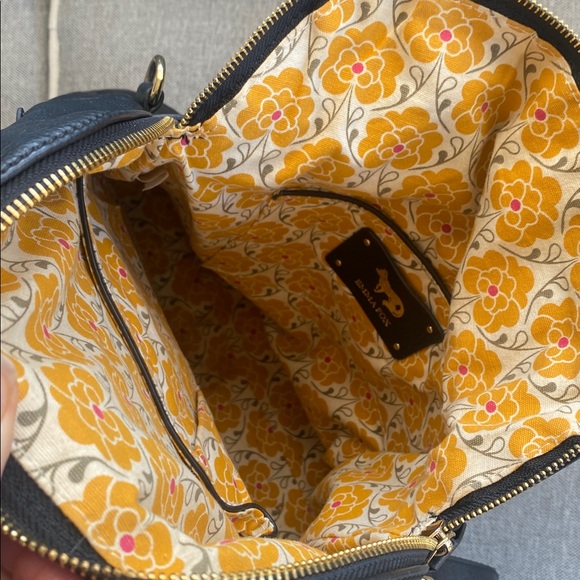 Emma Fox large black leather satchel with detachable crossbody/ shoulder strap. - Picture 9 of 12